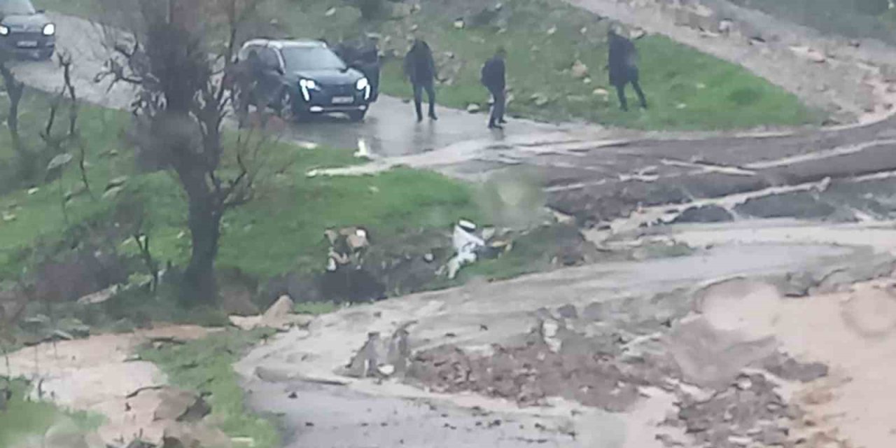 Şırnak’ta Köy Yolu Kapandı, Öğretmenler Mahsur Kaldı