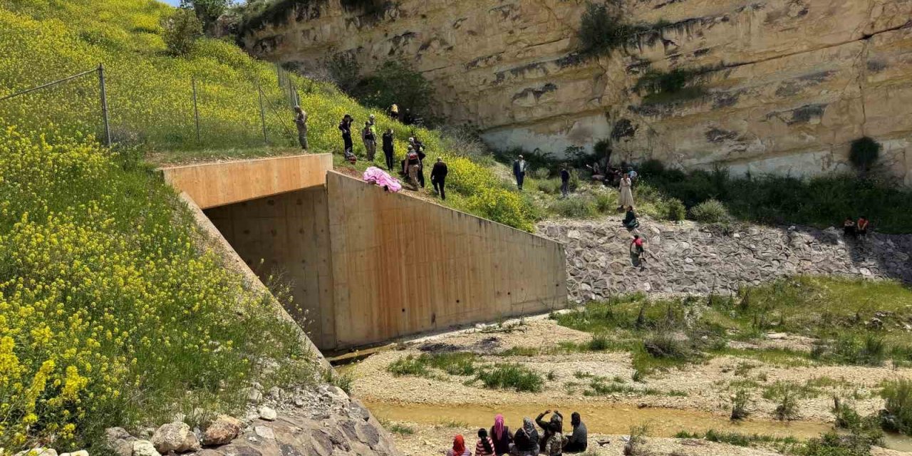 İki Gündür Kayıp Olan Çocuk Menfezde Ölü Bulundu