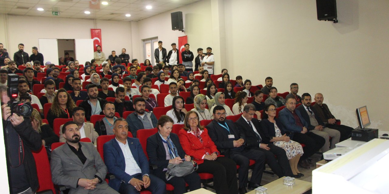 Şırnak’ta Değişen Dünyada Hemşirelik Konuşuldu
