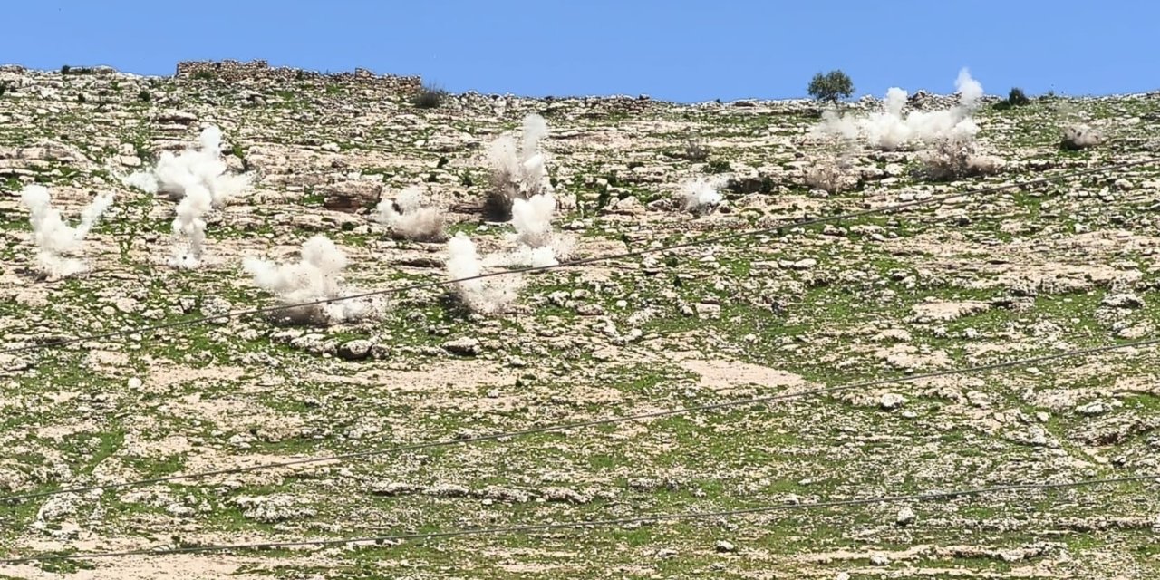 AFAD Şırnak’ta Riskli Kayaları Tek Tek Patlatıyor