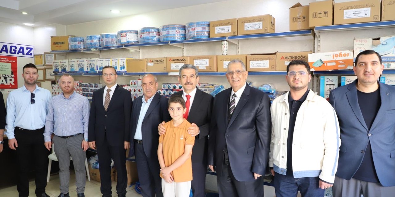 Vali Birol Ekici Esnafın Nabzını Tuttu: Şırnak ve Cizre’de İş Yerlerine Ziyaret