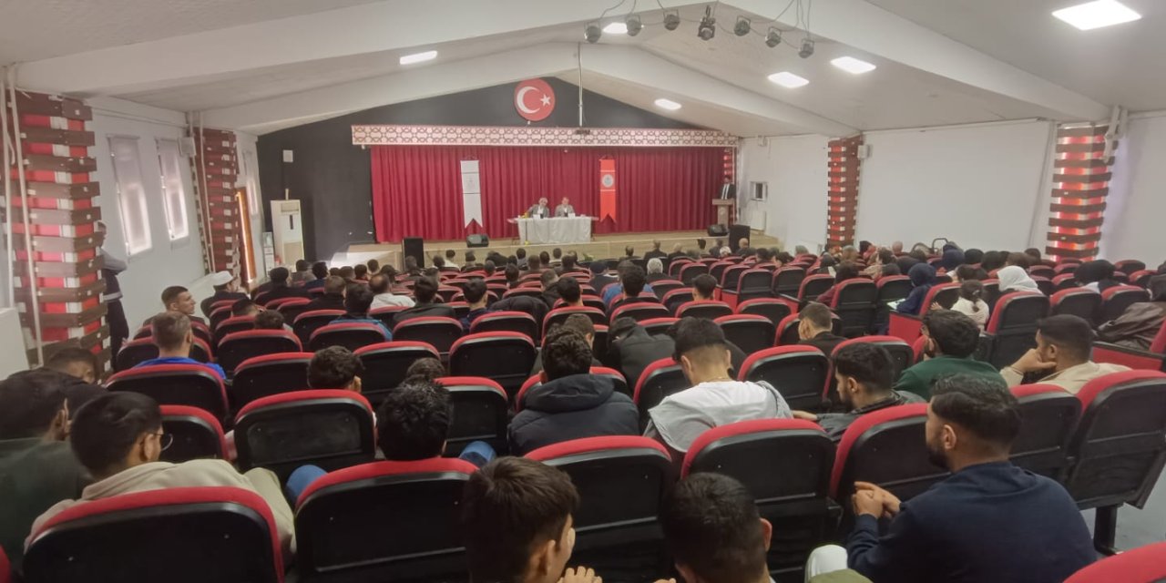 Şırnak Üniversitesi öğretim üyeleri Eruh’ta hadis ve sünneti anlattı