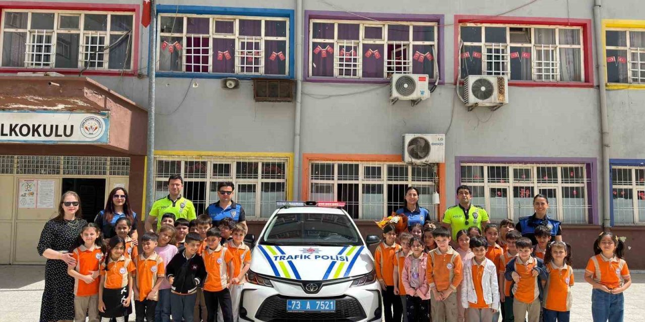 Cizre’de Geleceğin Sürücüleri Kuralları Polis Amcalarından Öğrendi