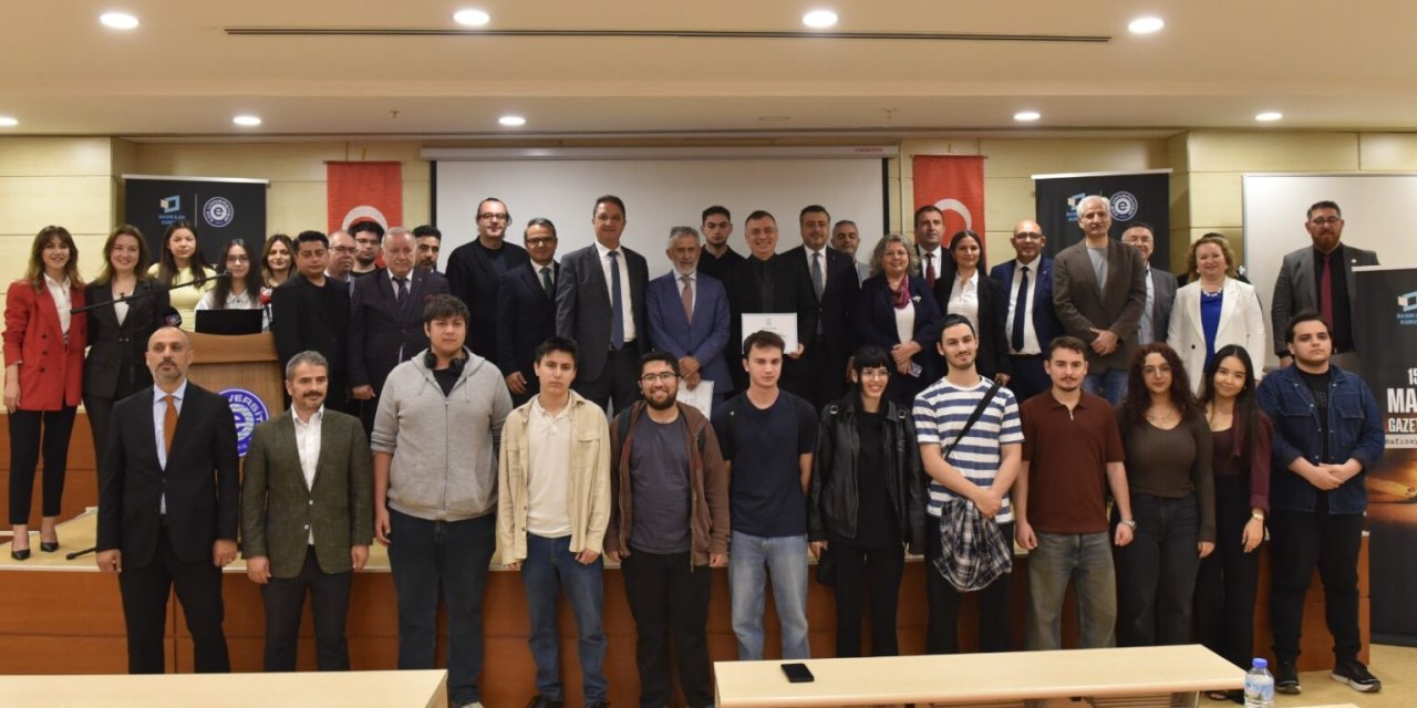 15 Temmuz ruhu genç gazetecilerin manşetlerinde yaşatıldı
