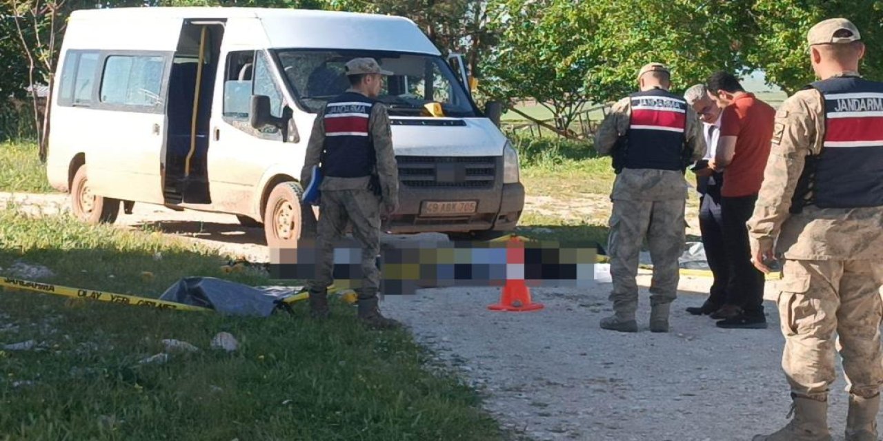 Husumetliler arasındaki silahlı kavgada 3 kişi öldü