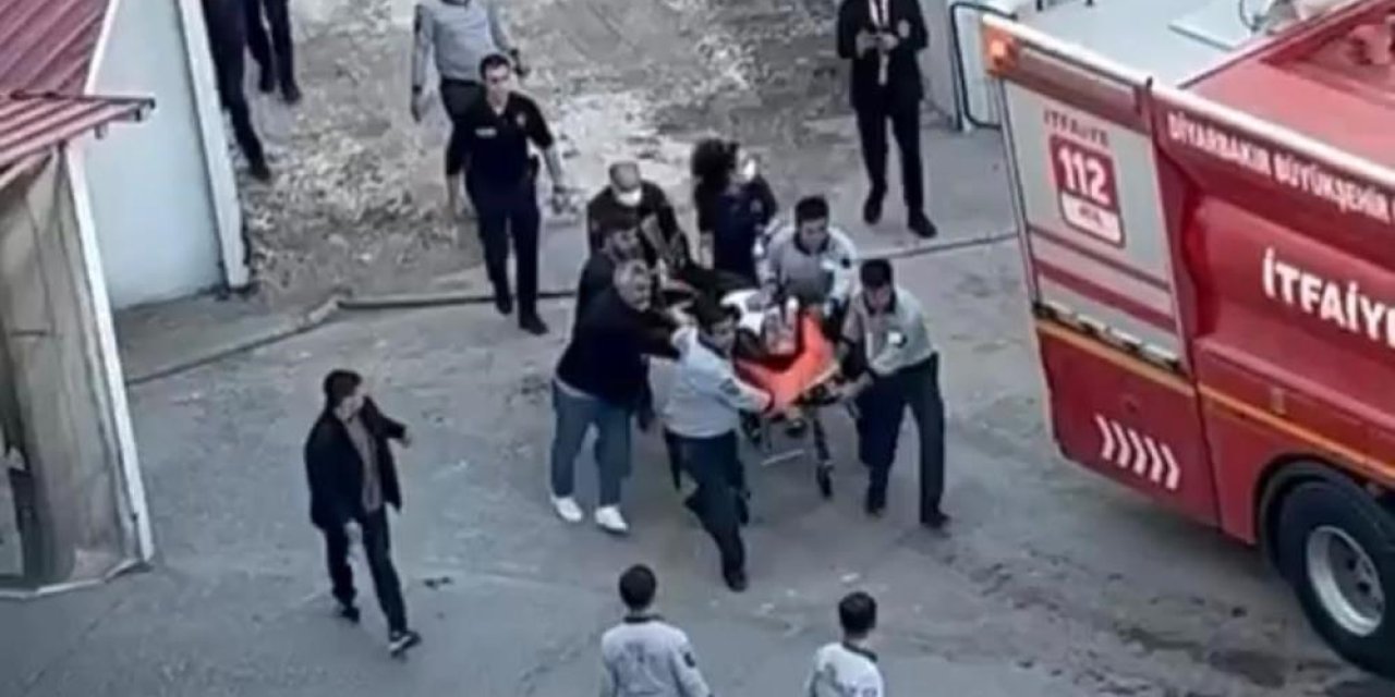 Diyarbakır'da inşaat halindeki otelde yangın: 13 kişi dumandan etkilendi