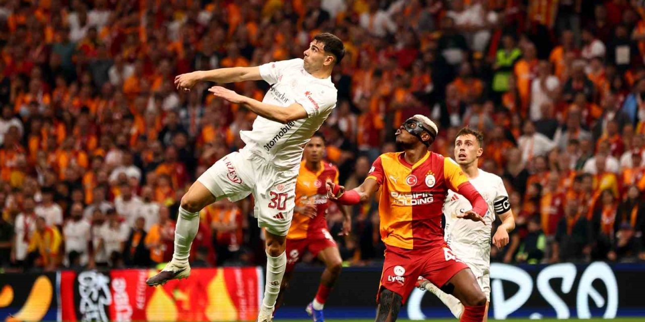 Süper Lig’de Galatasaray şampiyonluğunu ilan etti