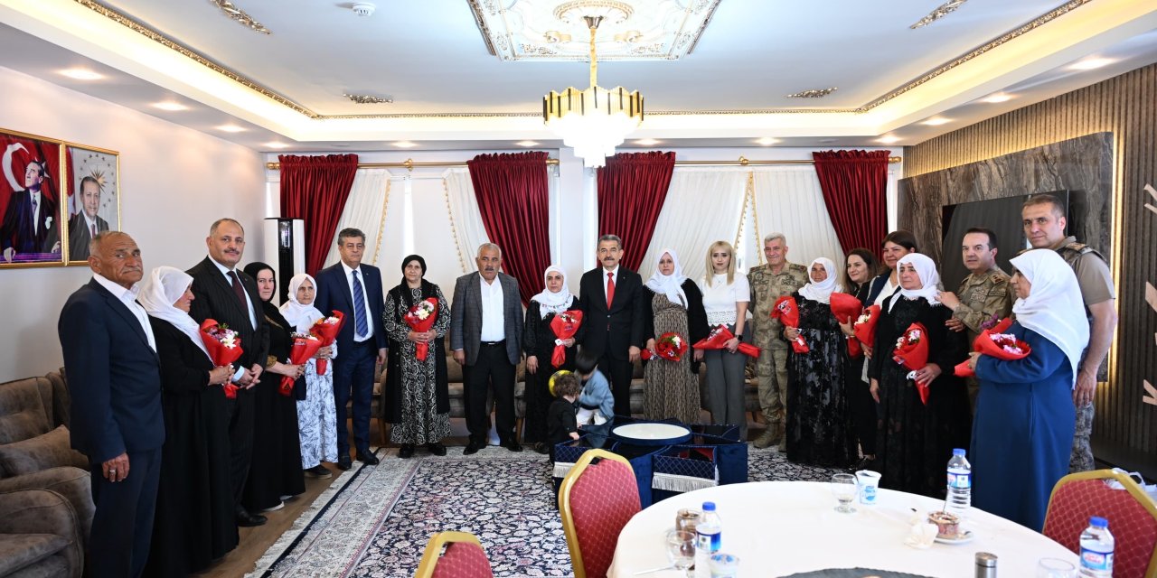 Şırnak’ta Şehit Annelerine Anlamlı Anneler Günü Programı