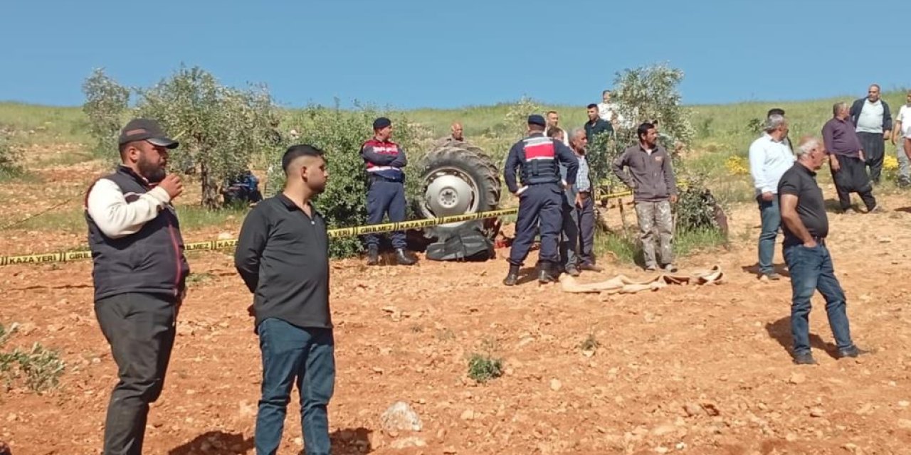 Devrilen traktörün sürücüsü hayatını kaybetti