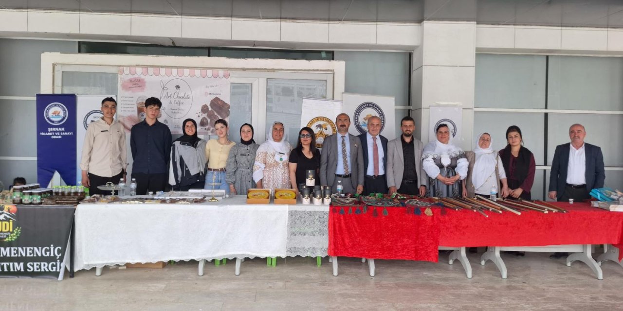 Şırnak’ta yerel üreticiler kariyer fuarında ürünlerini sergiledi