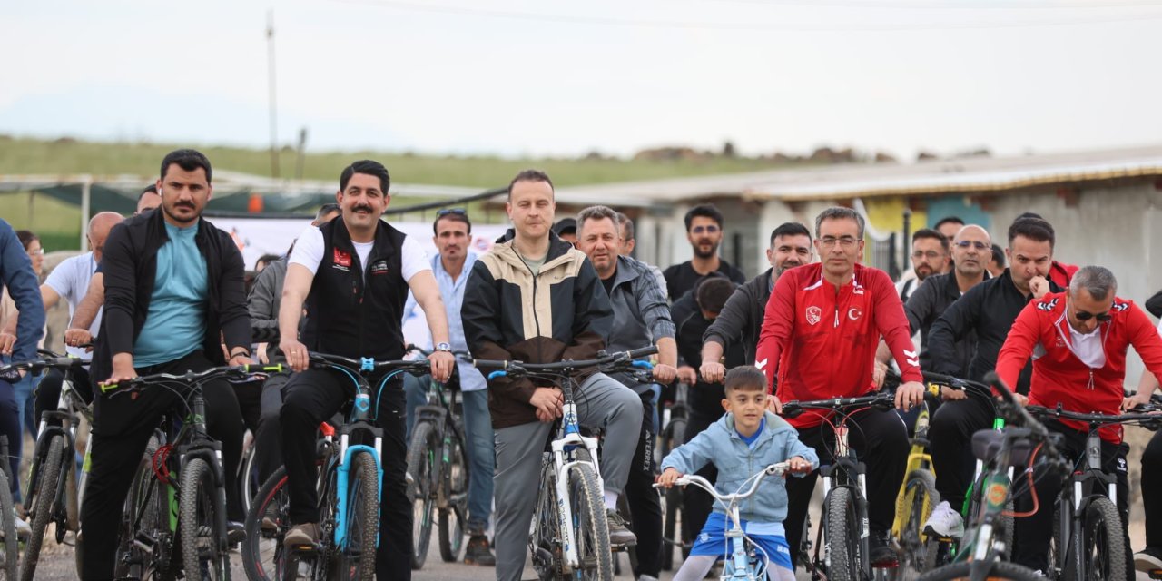 İdil’de Gençlik Haftası Coşkusu! Cehennem Deresi’nde Pedallar Sağlıklı Yaşam İçin Çevrildi