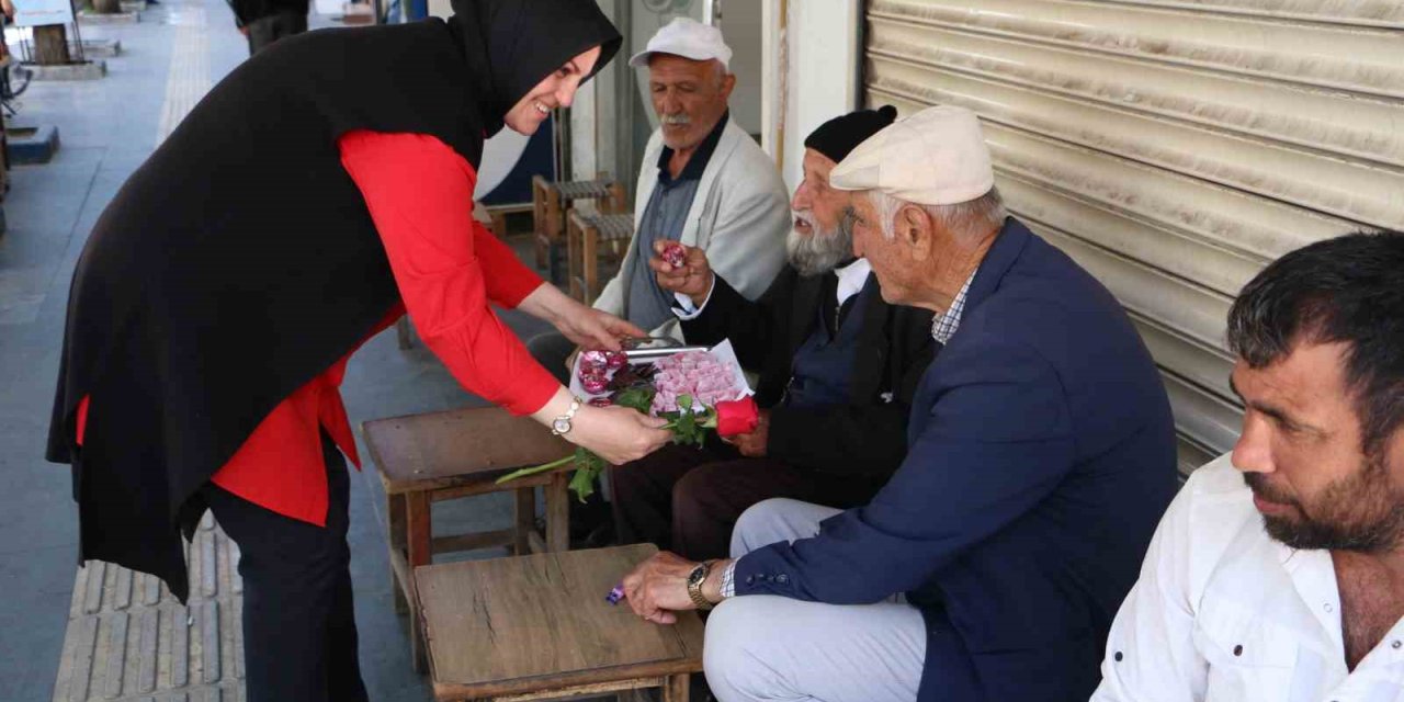 Diyarbakır’da Bayram Dayanışması Sokaklara Taştı