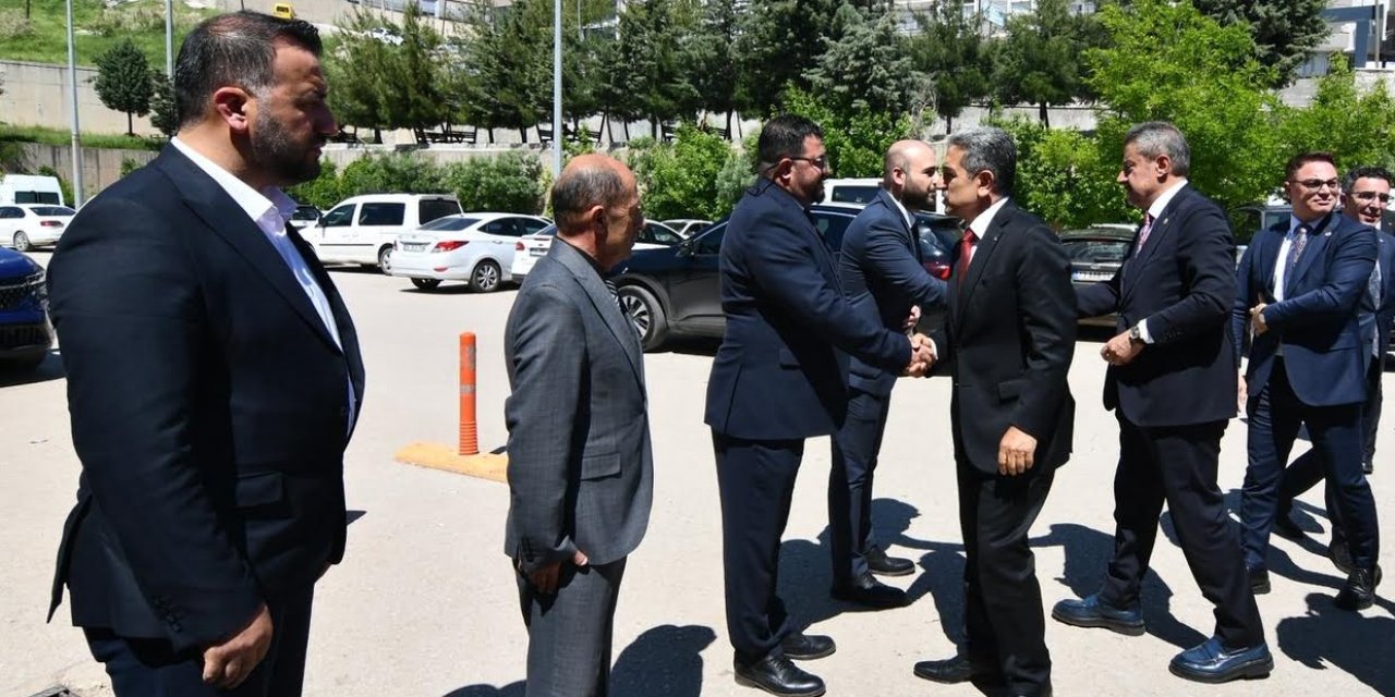 Şırnak Valisi Ekici, personelle bayramlaştı