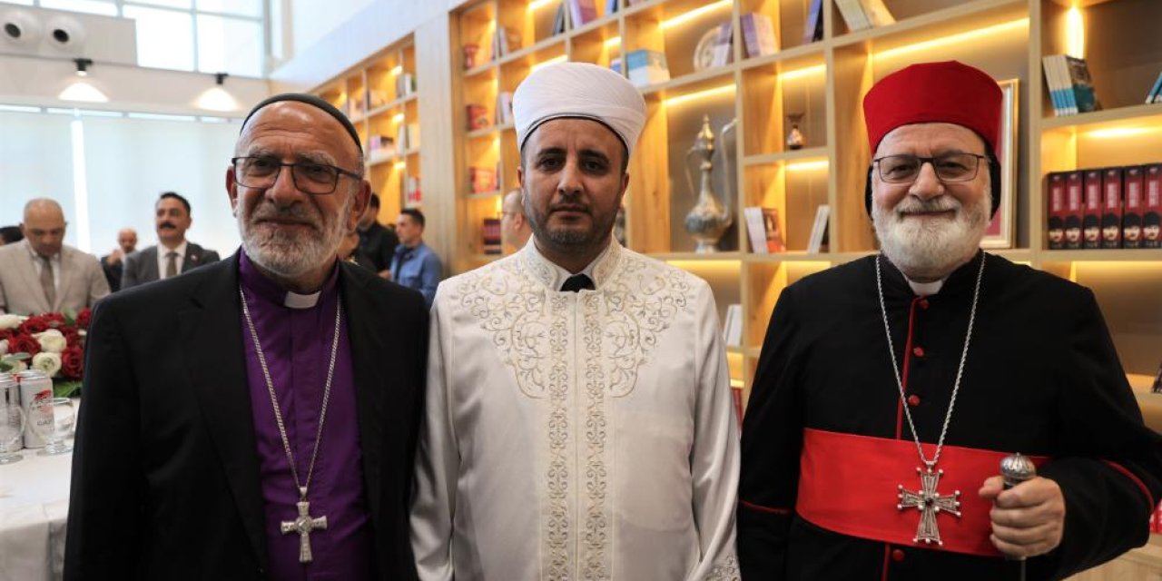 Mardin'de farklı inanç gruplarının temsilcileri bayramlaşma programında buluştu