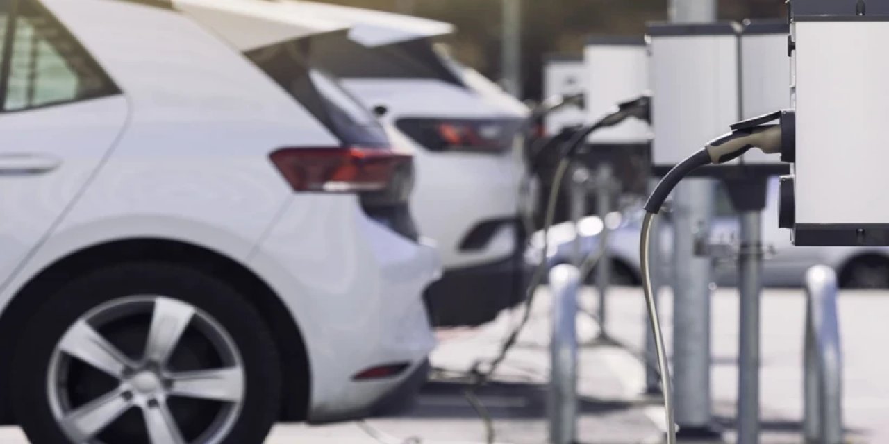 Türkiye'de Otomobil Tercihi Değişti: Satılan Her 2 Otomobilden 1’i Elektrikli ya da Hibrit