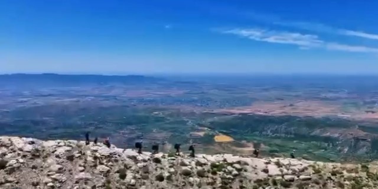 Cudi Dağı’nda Nefes Kesen Uçuş! Şırnak’ın Zirvesinde Gökyüzü Şöleni