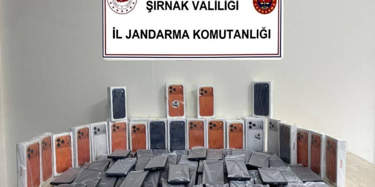 Şırnak’ta Jandarma 13 Milyon TL'lik Kaçak Malzeme Ele Geçirdi