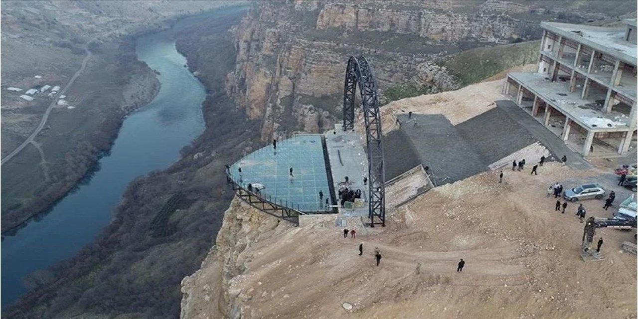 Şırnak’ta Turizme Dev Yatırım! Cehennem Deresi Kanyonu’ndaki Cam Seyir Terası Kiraya Veriliyor