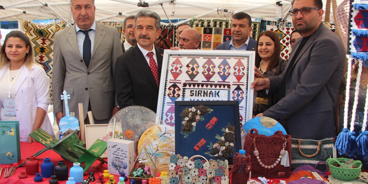 Şırnak’ta Hayat Boyu Öğrenme Haftası Coşkusu: 23 Bin 983 Kursiyerin Eserleri Sergilendi