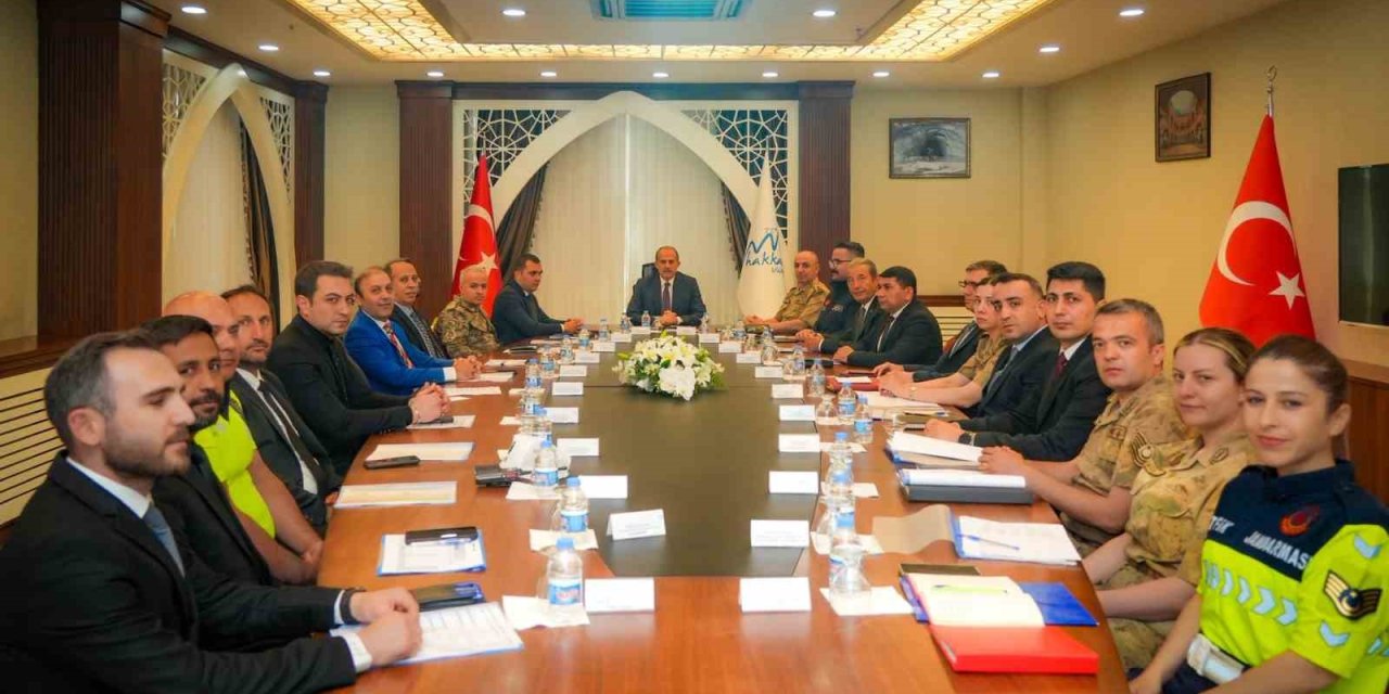 Hakkari'de Suç Oranları Geriledi, Aranan 340 Şahıs Yakalandı