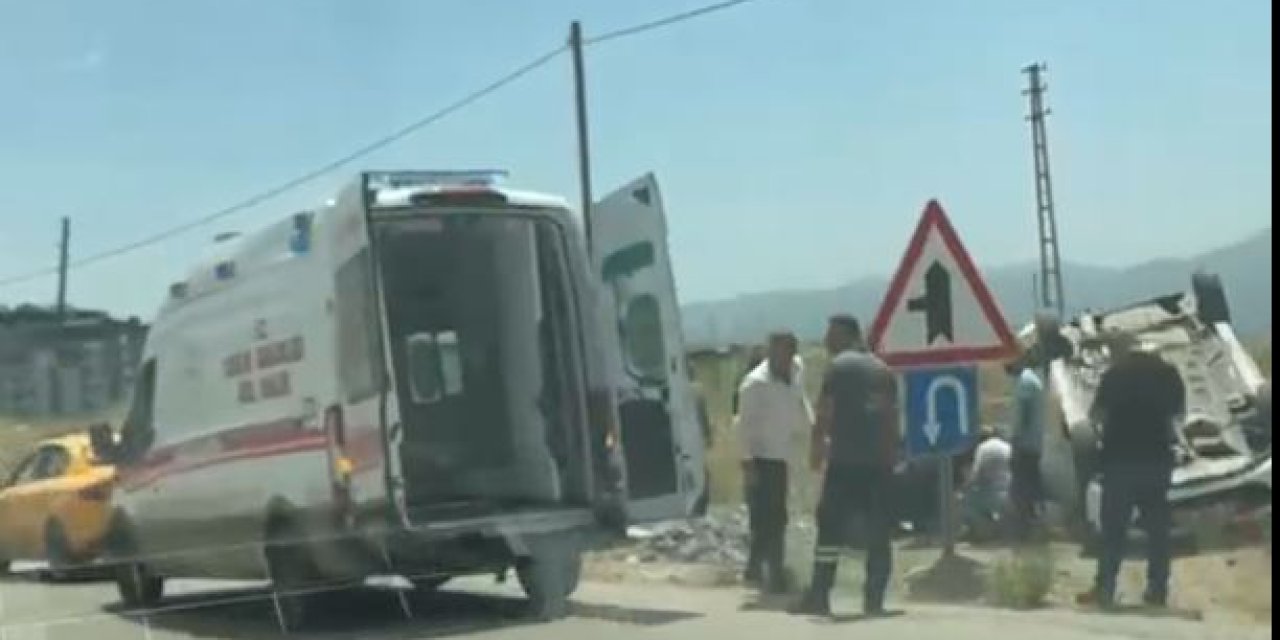 Şırnak Çevre Yolunda Hafif Ticari Araç Takla Attı: 1 Yaralı