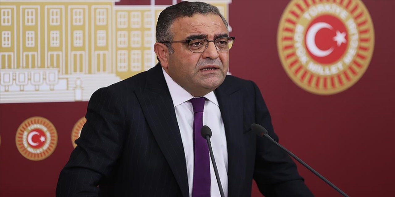 CHP'li Sezgin Tanrıkulu Parti Meclisi Üyeliğinden İstifa Etti