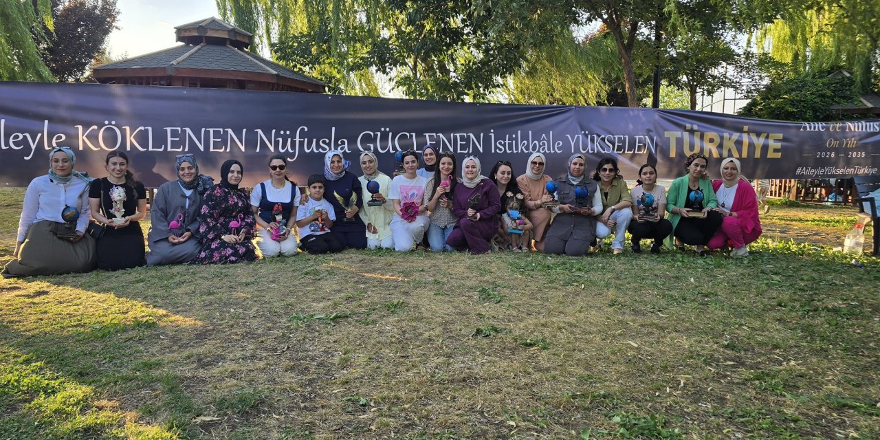 İdil’de Kadınları Bir Araya Getiren Rengarenk Etkinlik! Hayal Güçleri Biblolarda Hayat Buldu