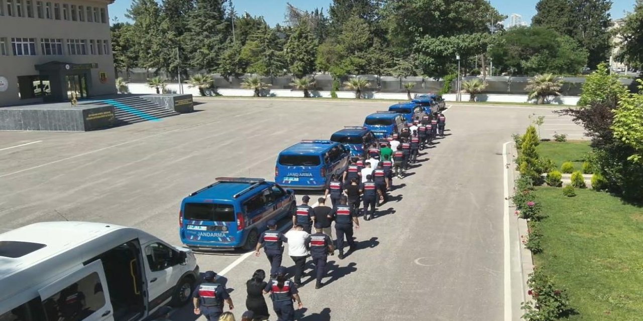 Şırnak dahil 13 ilde dolandırıcılık operasyonu: 19 kişi tutuklandı