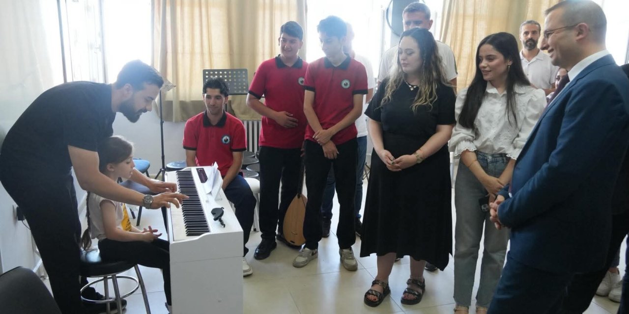 Cizre Güzel Sanatlar Lisesinde müzik atölyesi kuruldu