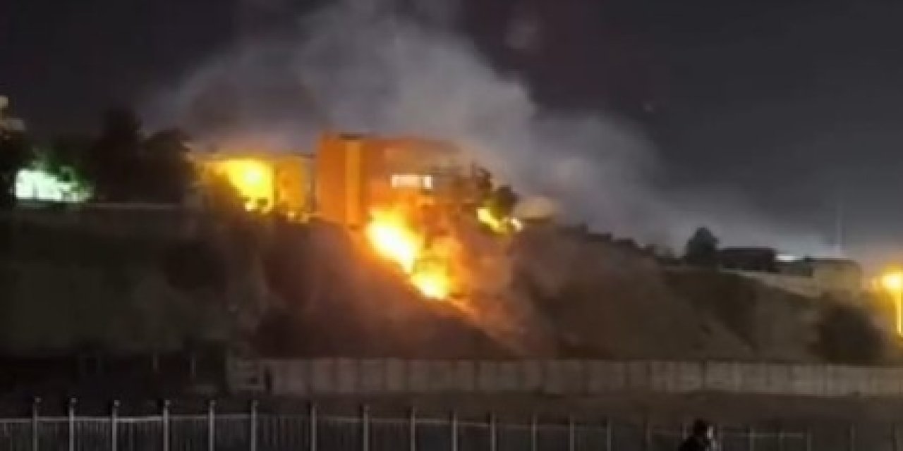 Cizre’de Anız Yangını Korkuttu; İtfaiye Yerleşim Yerlerine Sıçramadan Söndürdü