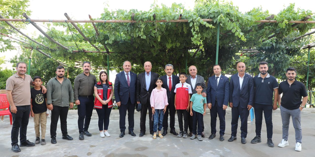 Şırnak Valisi Ekici’den şehit babasına Babalar Günü ziyareti