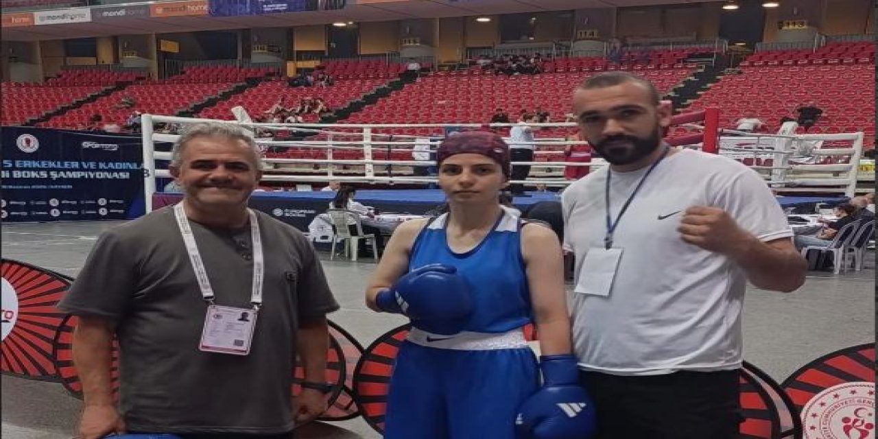 Şırnaklı Boksör Menesa Alpaya Türkiye Şampiyonası’nda Üst Tura Yükseldi