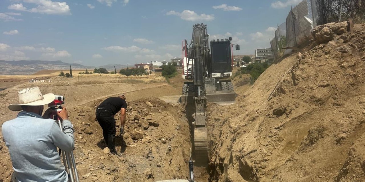 Kumçatı Akdeniz Caddesi’nde 463 Metrelik Yeni Kanalizasyon Hattı Döşendi