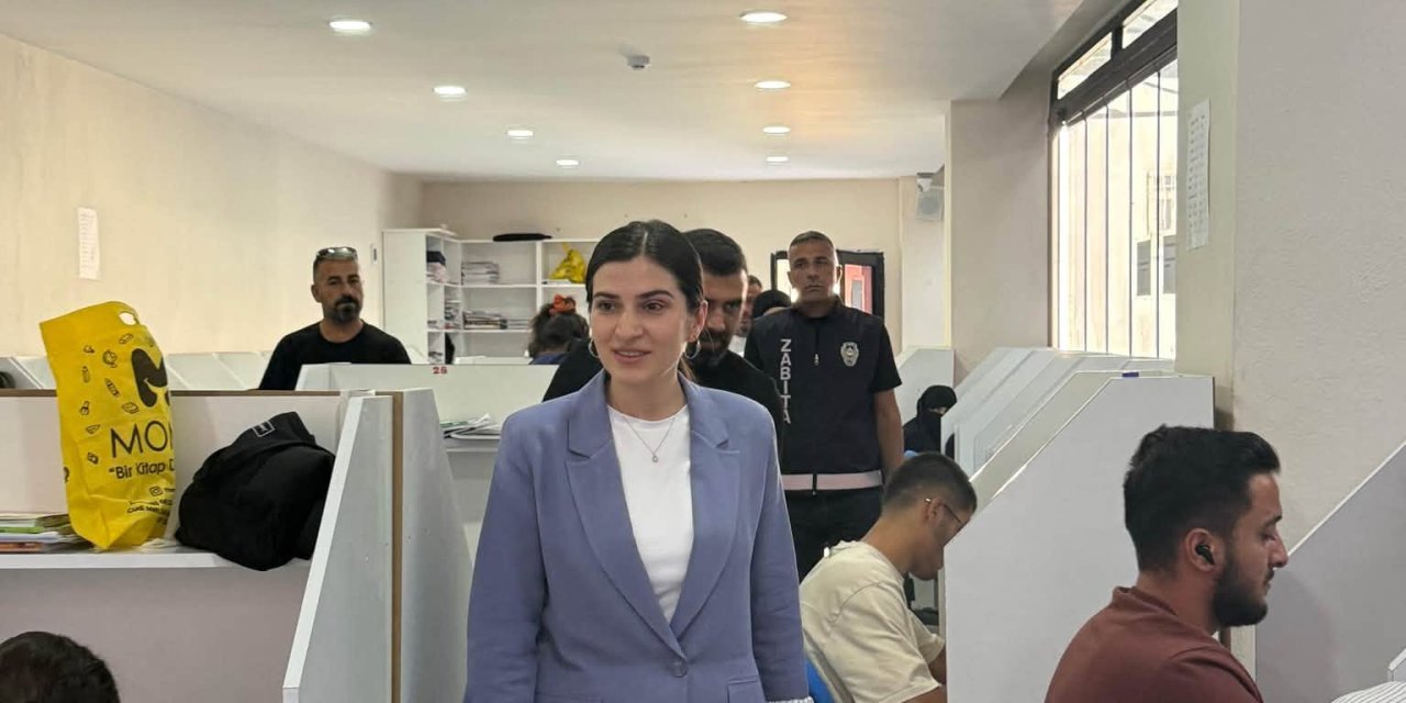Silopi Belediye Başkanı Ormanlı öğrenci kütüphanelerini ziyaret etti