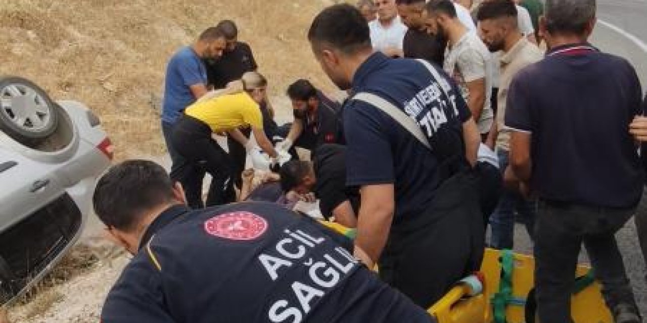 Eruh’ta takla atan otomobilde 1’i ağır 3 kişi yaralandı
