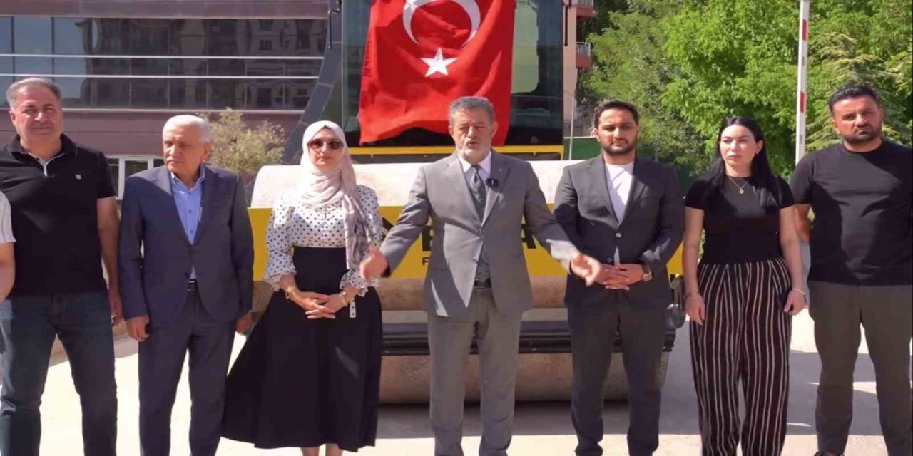 Şırnak Belediyesi Araç Filosunu Güçlendirdi: 12,6 Tonluk Toprak Silindiri Hizmete Girdi
