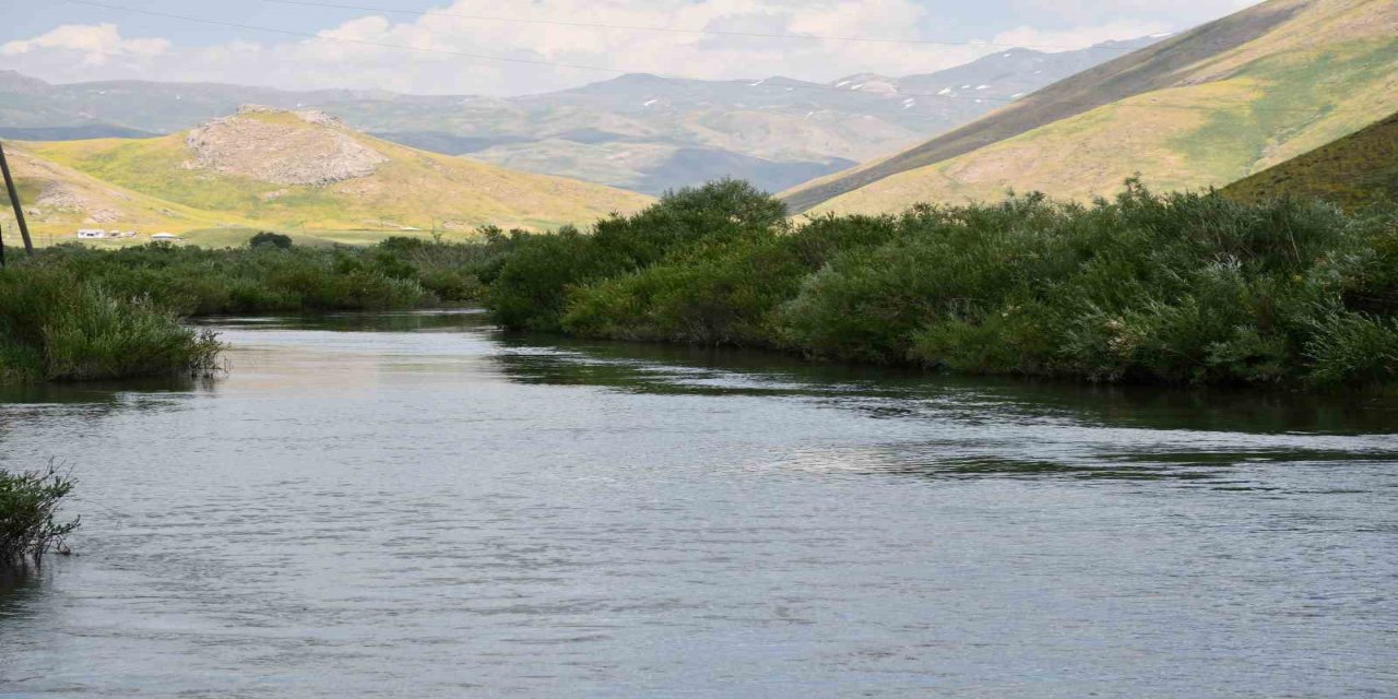 40 Kilometre Yoldan Şırnak'a Geldi, Gördüğü Manzara Karşısında Hayran Kaldı