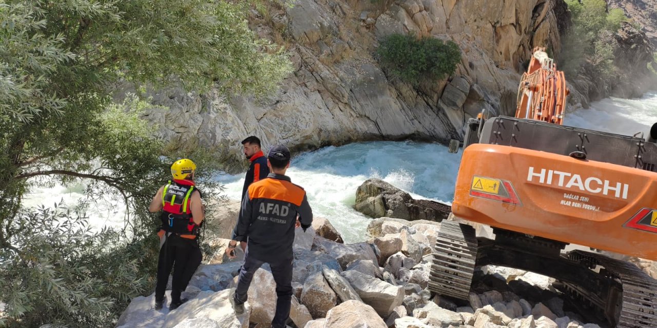 Şırnak'ta suya düşerek kaybolan genç için arama çalışmaları genişletildi