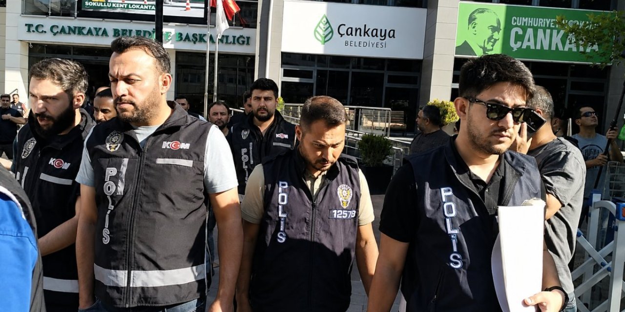 Belediyeye operasyon: Başkan dahil çok sayıda kişi gözaltında