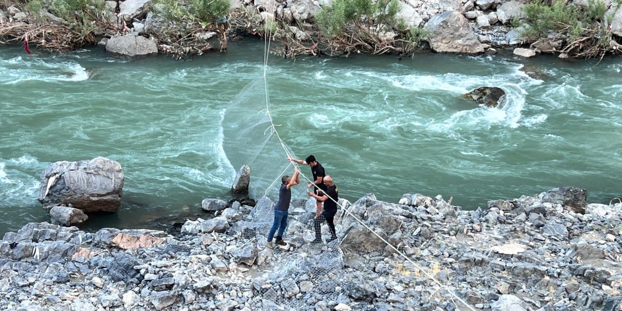 Kayıp Erkan Sak'ı Aramalar Çalışmaları Sınır Ötesine Taşındı: Dalgıçlar Zorlu Şartlarla Mücadele Ediyor