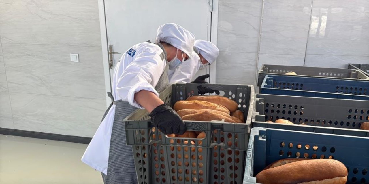 Diyarbakır'da 100 bin kapasiteli Halk Ekmek fabrikası açıldı