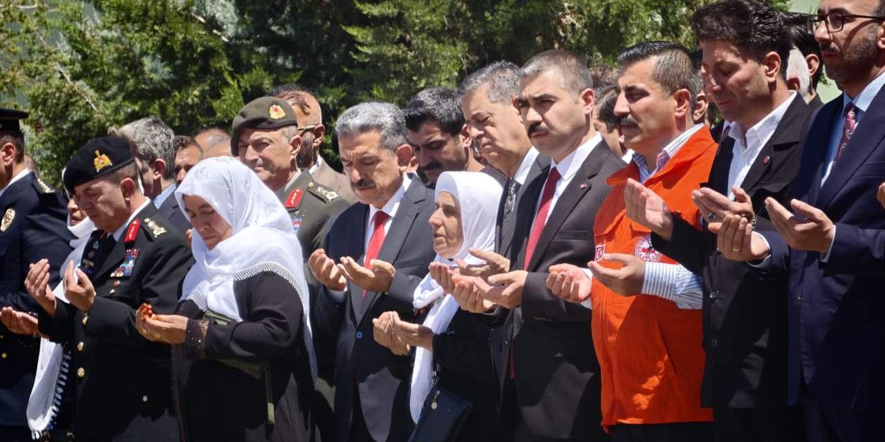 Şırnak'ta 15 Temmuz Etkinlikleri: İlk Durak Şehitlik Oldu