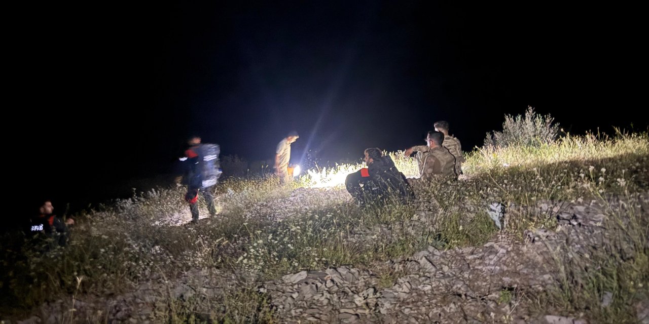 Şırnak’ta dağda mahsur kalan 2 mühendise Helikopter ile kurtarıldı