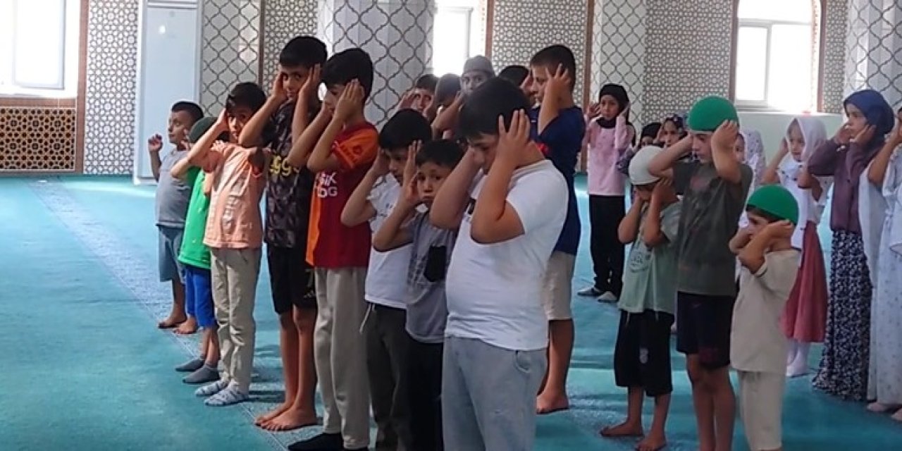 Şırnak'ta Çocuklara Namazı Sevdiren Yöntem: Oyunla Öğreniyorlar