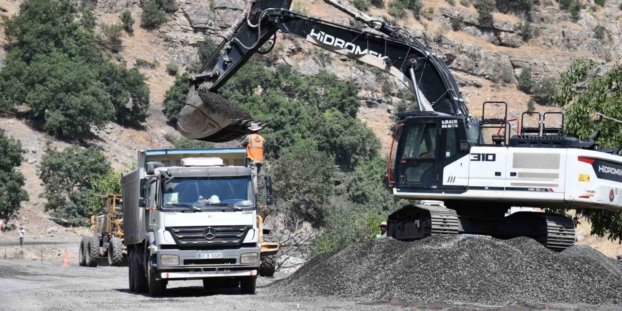 Şırnak'ta Bir İlk! 11 Metre Genişliğinde Yol Yapılıyor