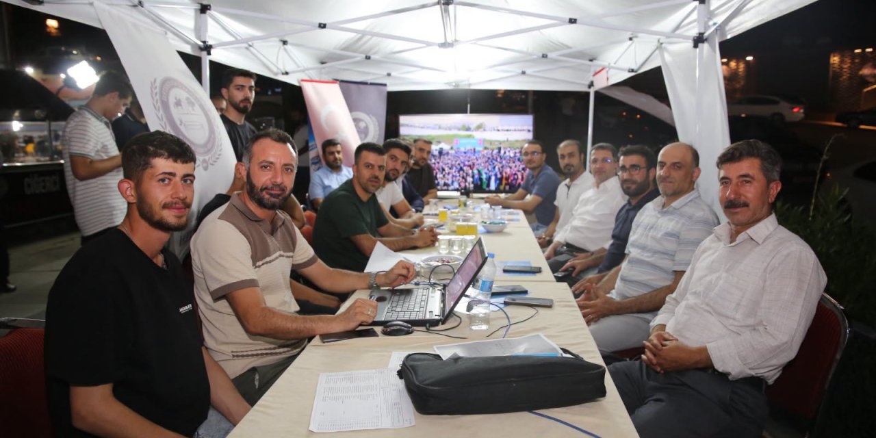 Rektör Alkış, Üniversitenin Rehberlik Tercih ve Tanıtım Standını Ziyaret Etti