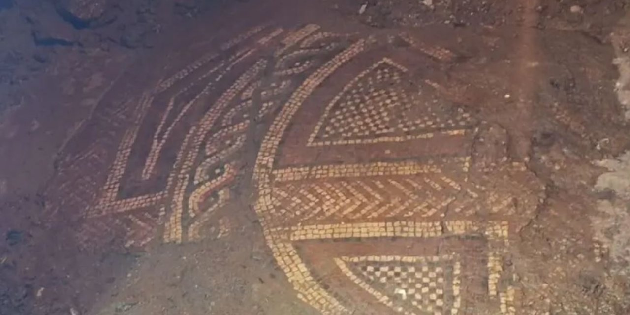 Mardin'de Yer Altındaki Tarih Ortaya Çıktı! 1500 Yıllık Figürlü Mozaik Ele Geçirildi