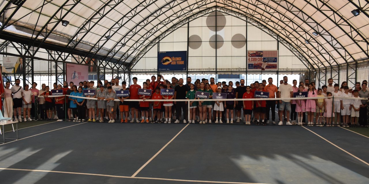 Şırnak'ta ANALİG Tenis Grup Müsabakaları başladı