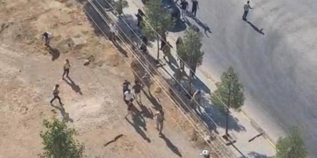 Jandarma Önünde Arazi Anlaşmazlığı Kavgası: 2 Yaralı