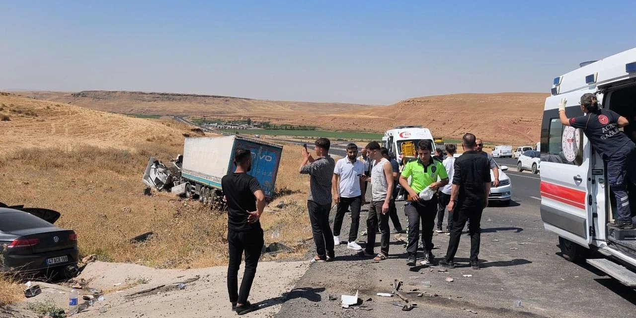 Şırnak’ta Tır Karşı Şeride Geçti: 5 Yaralı